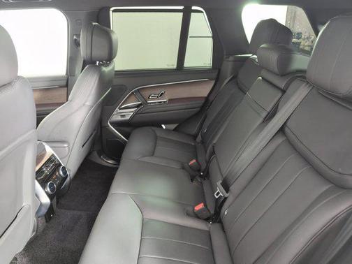 2023 Land Rover Range Rover P530 SE