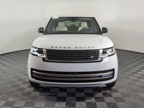2025 Land Rover Range Rover P530 SE