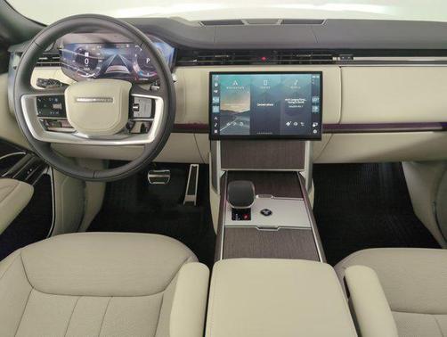 2025 Land Rover Range Rover P530 SE