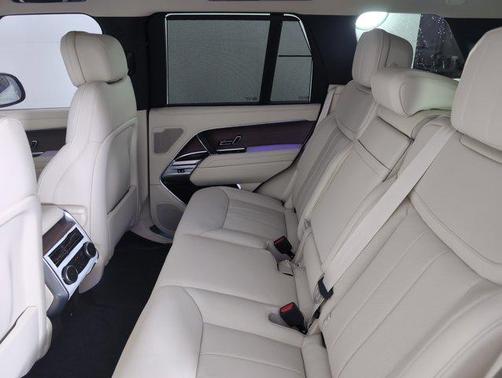 2025 Land Rover Range Rover P530 SE