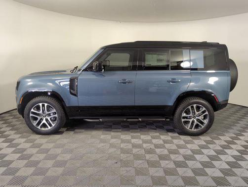 2025 Land Rover Defender 110 P400 X-Dynamic SE