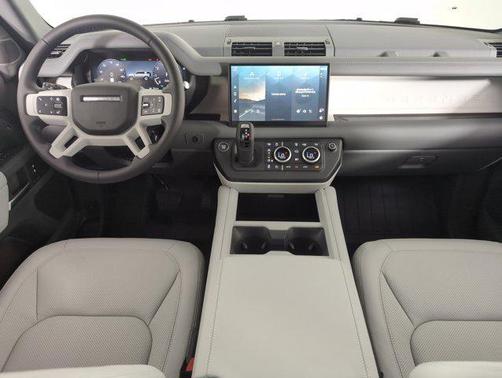 2025 Land Rover Defender 110 P400 X-Dynamic SE