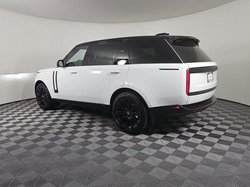 2025 Land Rover Range Rover P400 SE 7 Seat