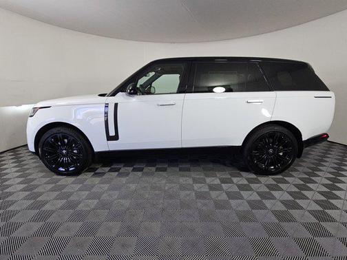 2025 Land Rover Range Rover P400 SE 7 Seat