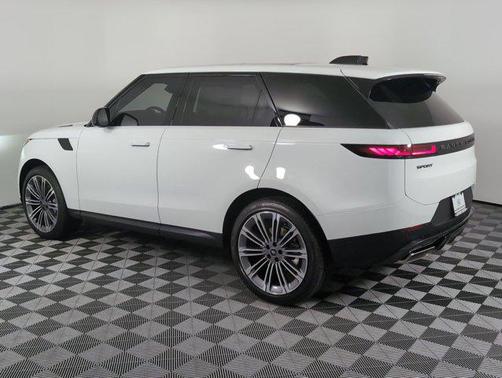 2025 Land Rover Range Rover Sport SE