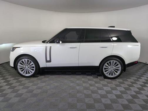 2025 Land Rover Range Rover P530 SE