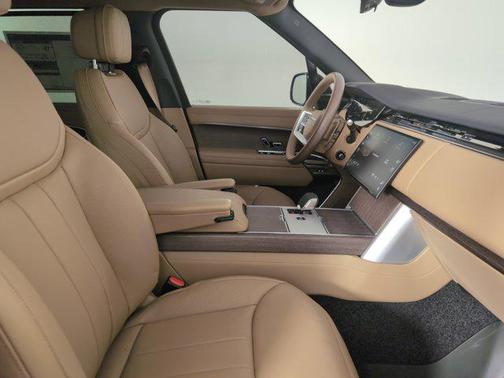 2025 Land Rover Range Rover P530 SE