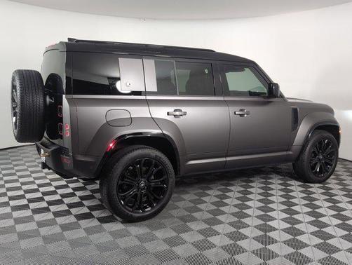 2025 Land Rover Defender P635 OCTA