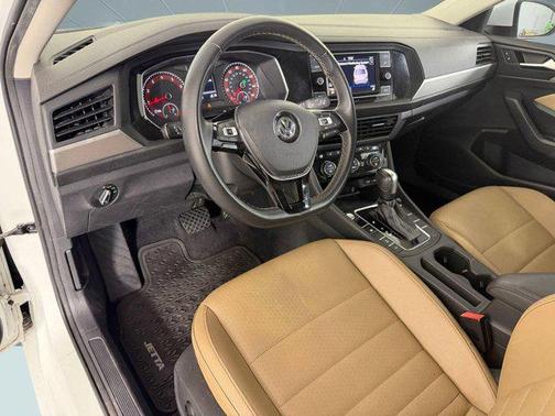Pure White 2021 Volkswagen Jetta 1.4T SE