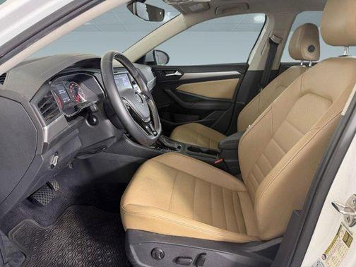 Pure White 2021 Volkswagen Jetta 1.4T SE