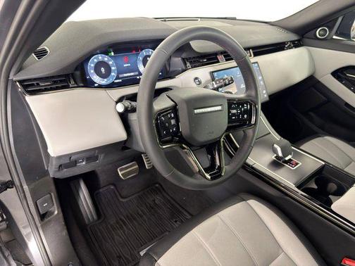 2026 Land Rover Range Rover Evoque Dynamic SE