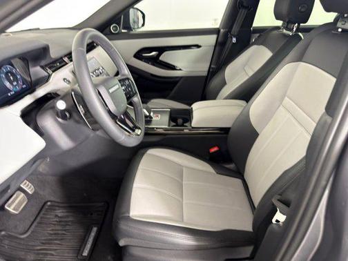 2026 Land Rover Range Rover Evoque Dynamic SE