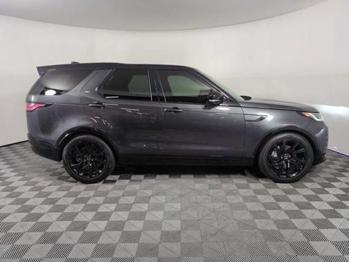 2024 Land Rover Discovery P300 Dynamic SE