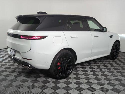 2025 Land Rover Range Rover Sport SE