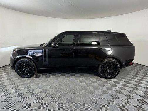 Santorini Black 2026 Land Rover Range Rover P400 SE 7 Seat