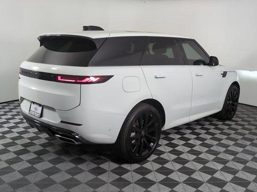 2025 Land Rover Range Rover Sport SE