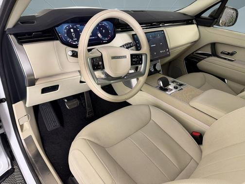 White 2023 Land Rover Range Rover P400 SE