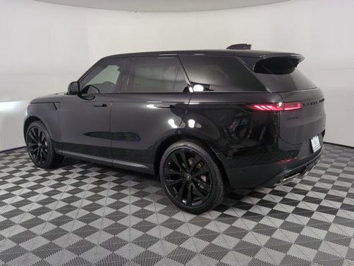 2025 Land Rover Range Rover Sport SE