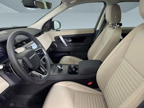 Fuji White 2025 Land Rover Discovery Sport S