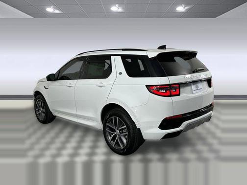 Fuji White 2025 Land Rover Discovery Sport S