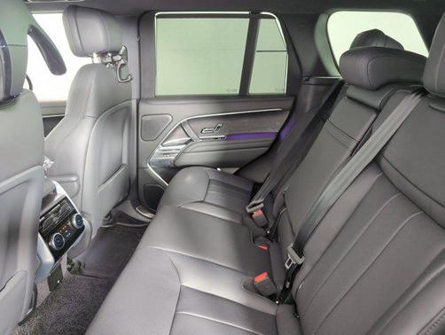 2025 Land Rover Range Rover P400 SE