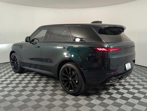 2025 Land Rover Range Rover Sport SE