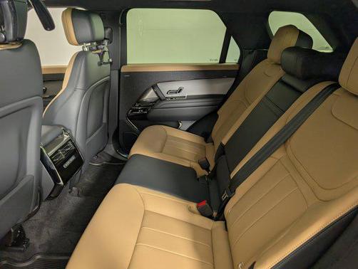 2025 Land Rover Range Rover Sport SE