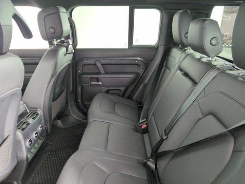 2025 Land Rover Defender 110 P400 X-Dynamic SE