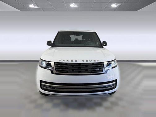 Fuji White 2026 Land Rover Range Rover P400 SE 7 Seat