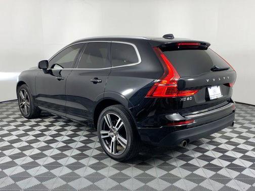 2021 Volvo XC60 T5 Momentum