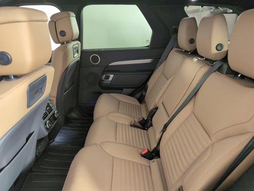 2025 Land Rover Discovery P300 Dynamic SE
