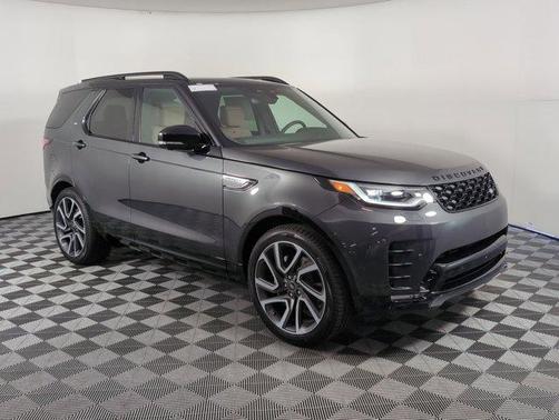 2025 Land Rover Discovery P300 Dynamic SE