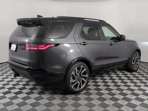 2025 Land Rover Discovery P300 Dynamic SE