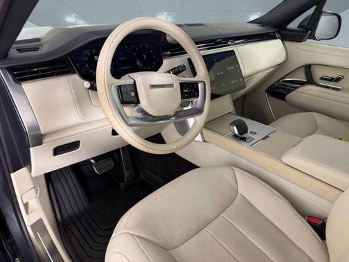 2024 Land Rover Range Rover P530 SE