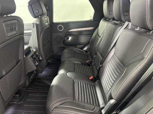 2024 Land Rover Discovery P300 Dynamic SE