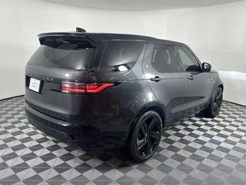 2024 Land Rover Discovery P300 Dynamic SE