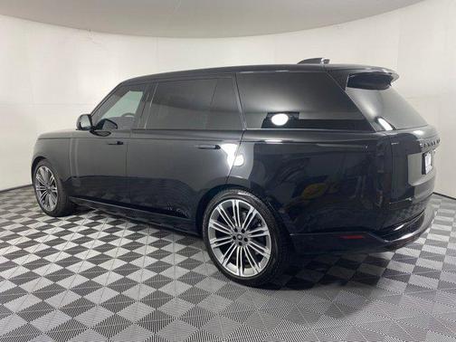 2024 Land Rover Range Rover P530 SE