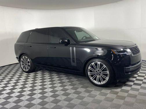 2024 Land Rover Range Rover P530 SE