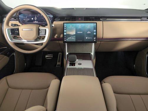 2025 Land Rover Range Rover P530 SE