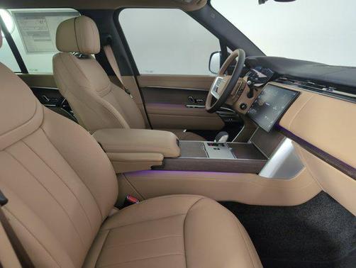 2025 Land Rover Range Rover P530 SE