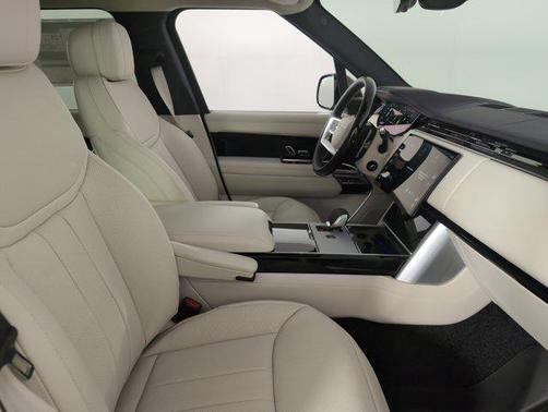 2025 Land Rover Range Rover P400 SE