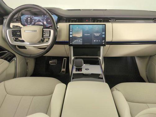 2025 Land Rover Range Rover P400 SE