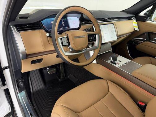 Ostuni Pearl White Premium Metallic 2026 Land Rover Range Rover P400 SE 7 Seat