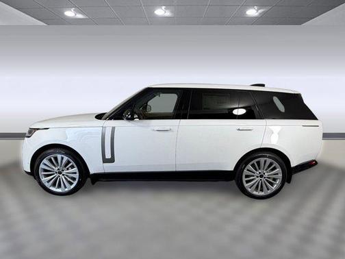 Ostuni Pearl White Premium Metallic 2026 Land Rover Range Rover P400 SE 7 Seat