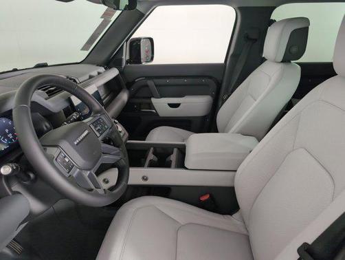 2025 Land Rover Defender 110 P400 X-Dynamic SE