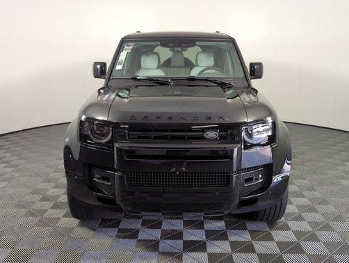 2025 Land Rover Defender 110 P400 X-Dynamic SE