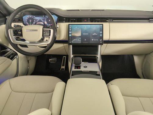 2025 Land Rover Range Rover P530 SE