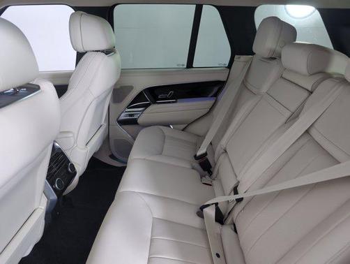 2025 Land Rover Range Rover P530 SE