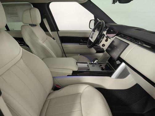 2025 Land Rover Range Rover P530 SE