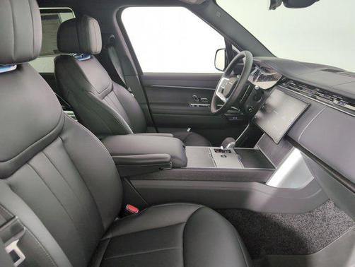 2025 Land Rover Range Rover P530 SE 7 Seat